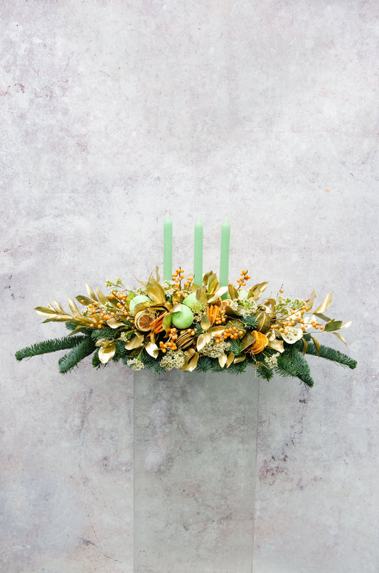 Gold Sparkle table arrangement